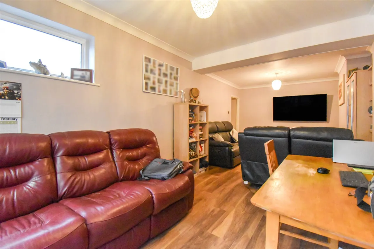 Gillian Avenue, Aldershot, Hampshire, GU12 4HS, photo 13