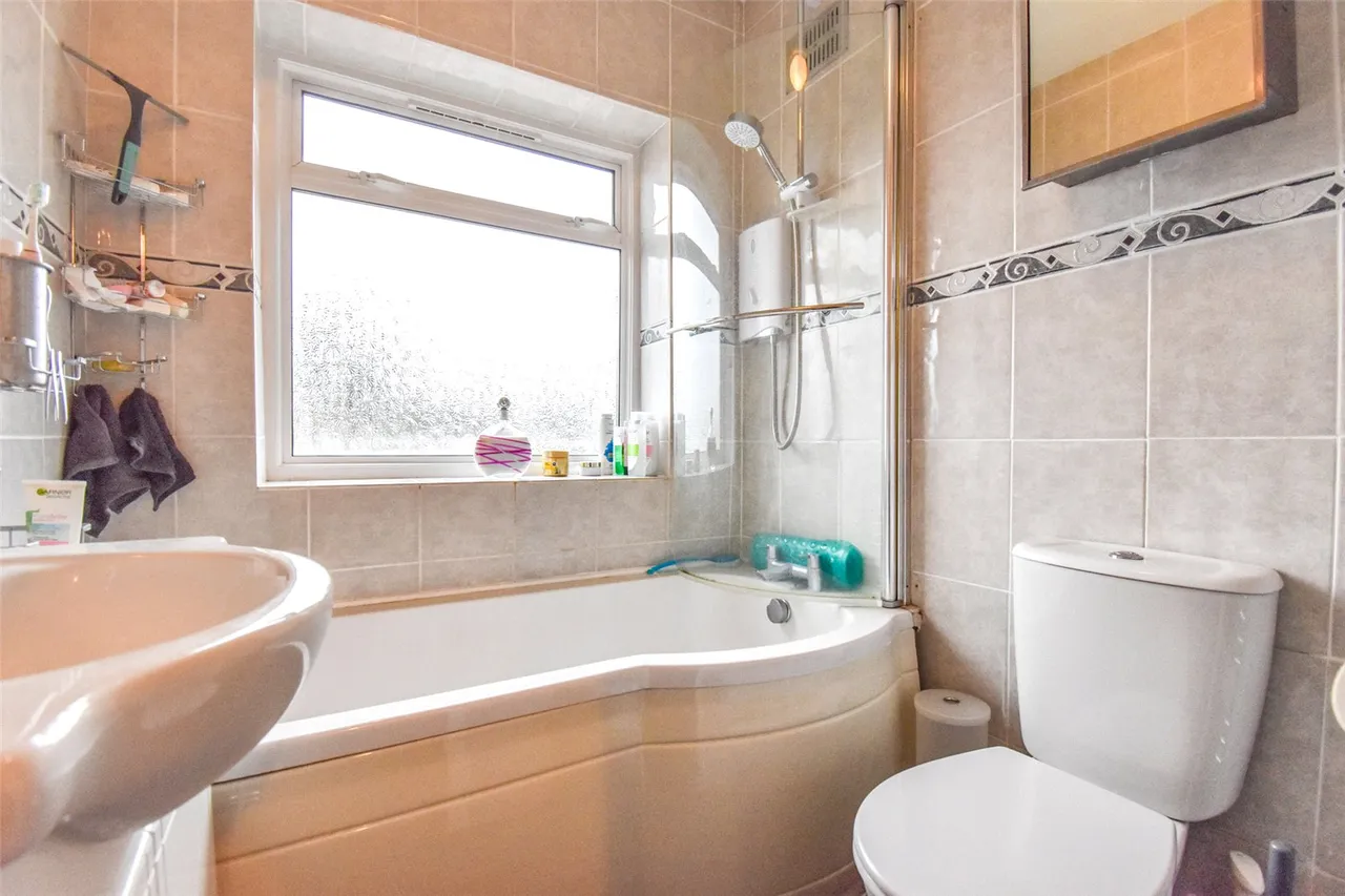 Gillian Avenue, Aldershot, Hampshire, GU12 4HS, photo 19