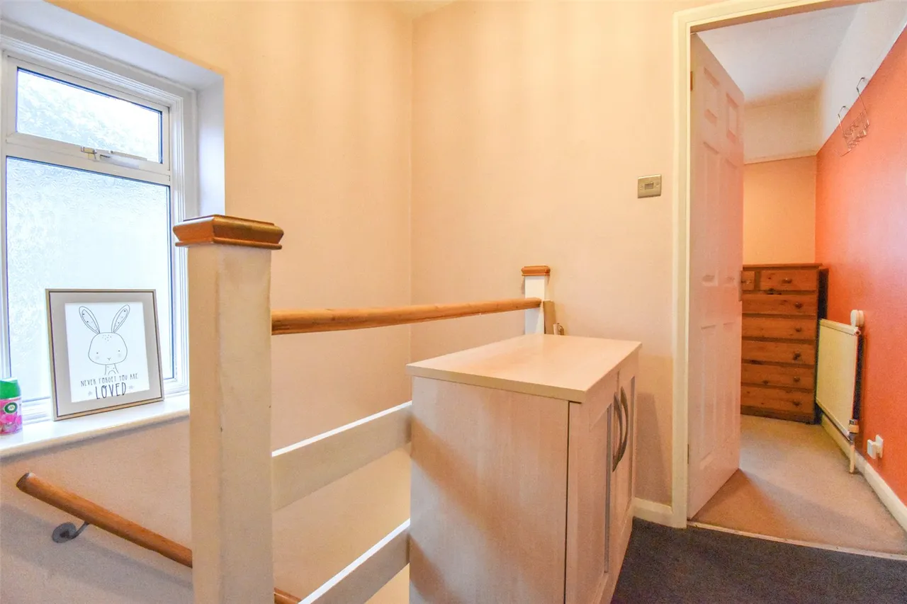 Gillian Avenue, Aldershot, Hampshire, GU12 4HS, photo 14