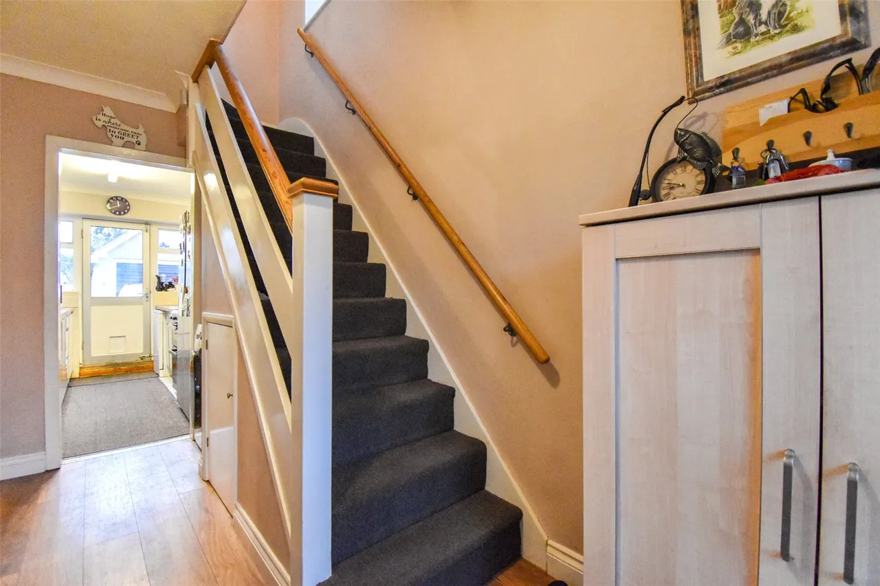 Gillian Avenue, Aldershot, Hampshire, GU12 4HS, photo 9
