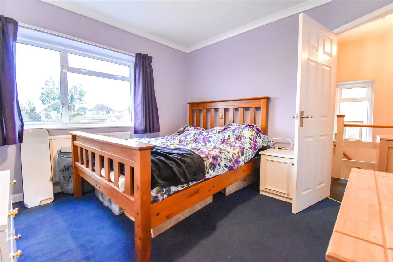 Gillian Avenue, Aldershot, Hampshire, GU12 4HS, photo 18