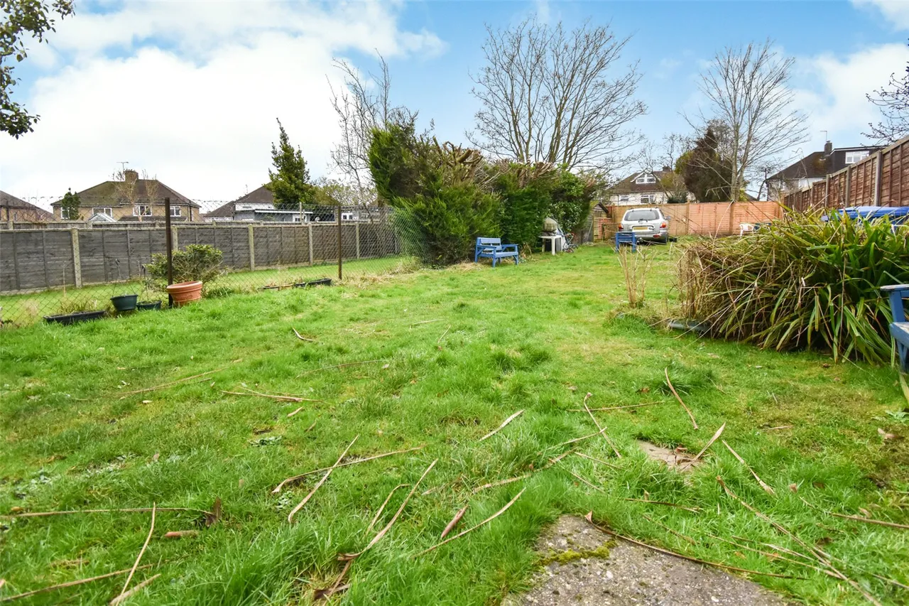 Gillian Avenue, Aldershot, Hampshire, GU12 4HS, photo 5