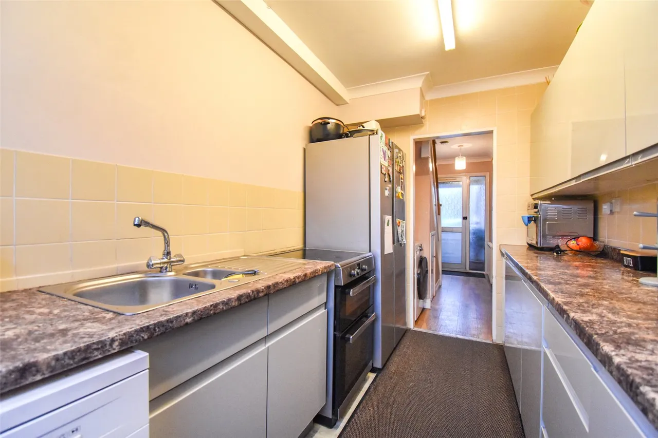Gillian Avenue, Aldershot, Hampshire, GU12 4HS, photo 10