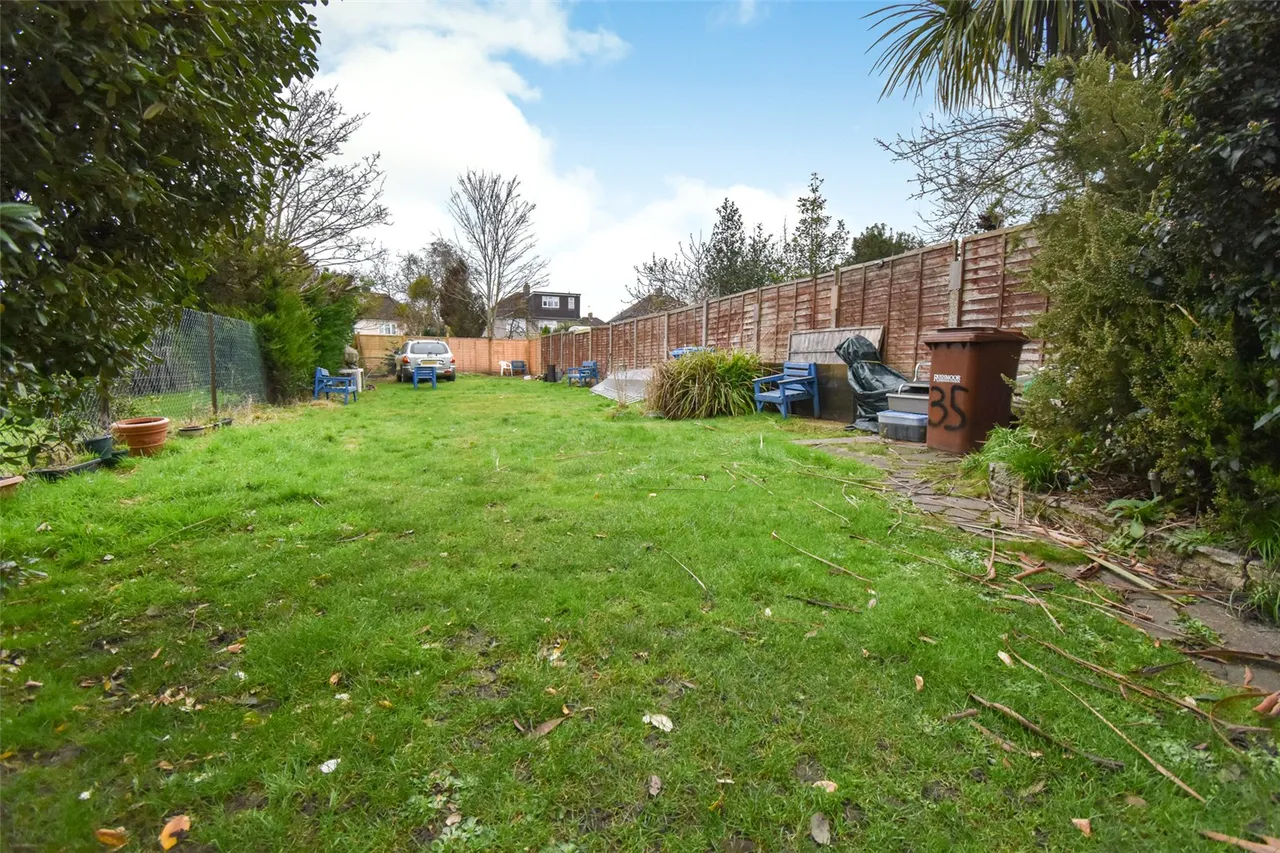 Gillian Avenue, Aldershot, Hampshire, GU12 4HS, photo 4