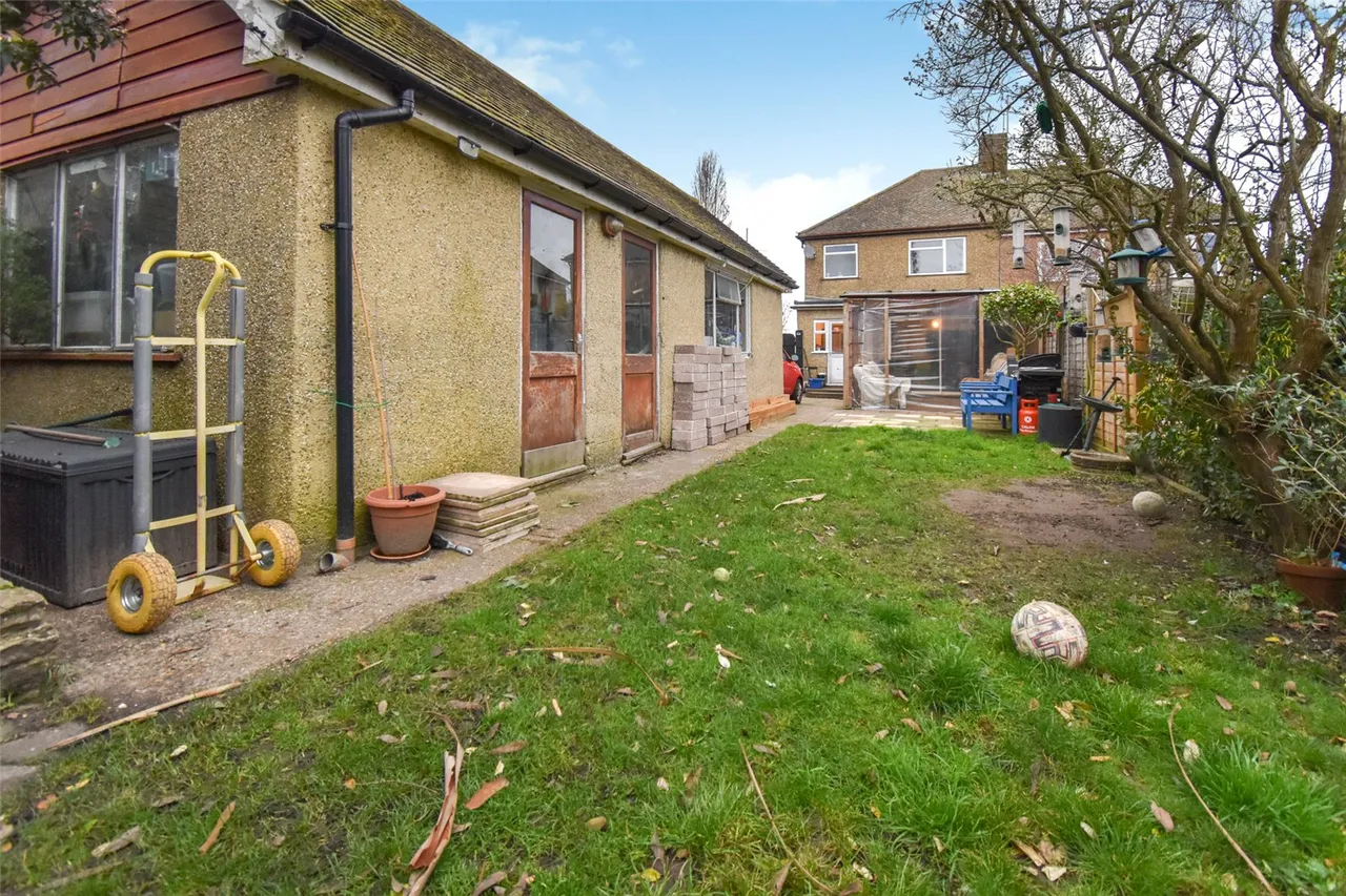 Gillian Avenue, Aldershot, Hampshire, GU12 4HS, photo 24