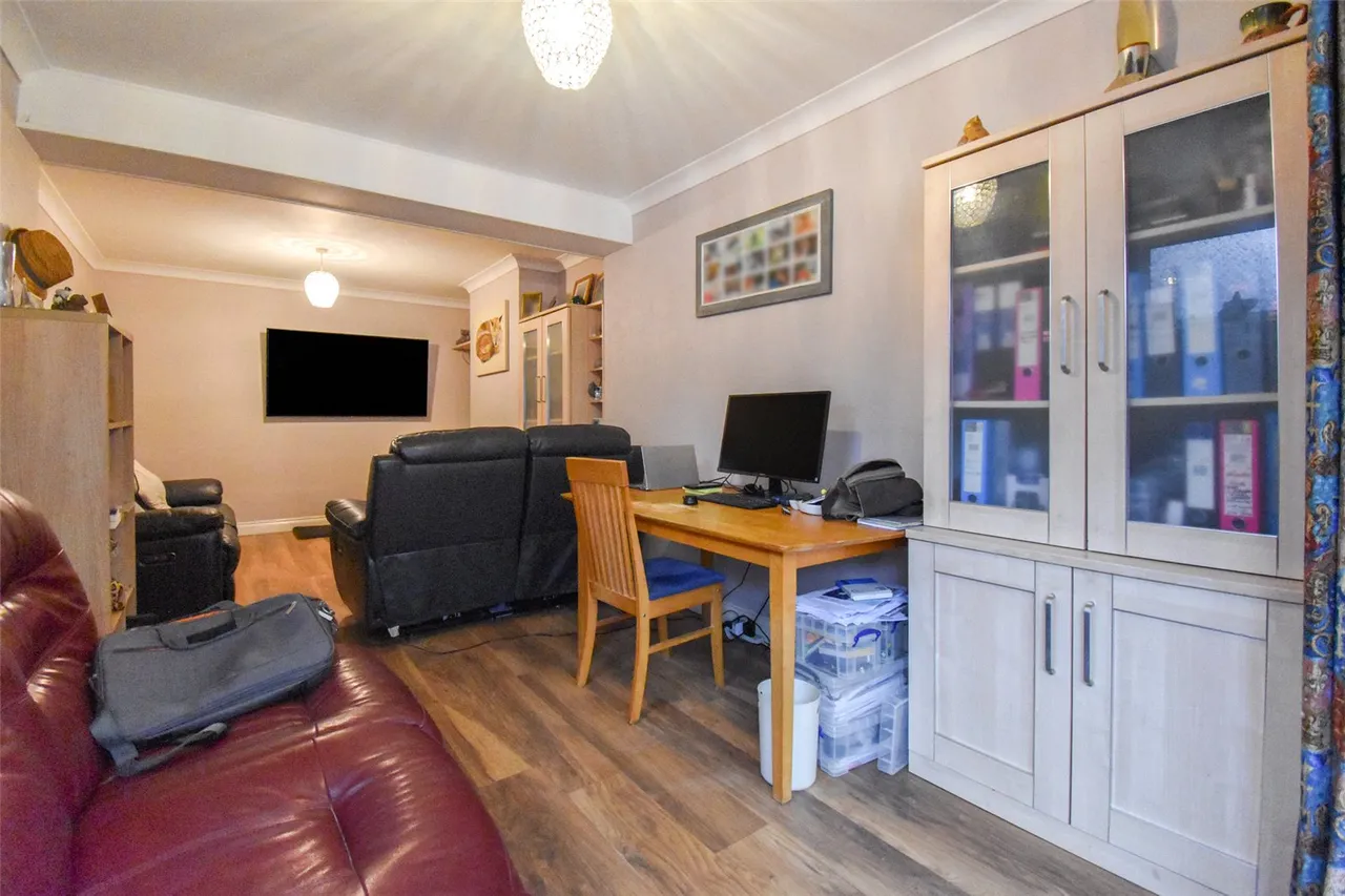 Gillian Avenue, Aldershot, Hampshire, GU12 4HS, photo 12