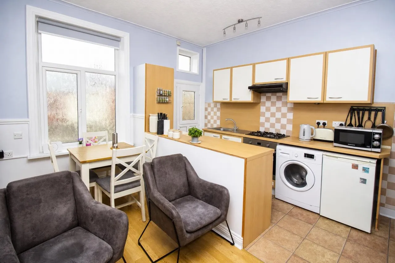 Progress Street, Darwen, photo 2