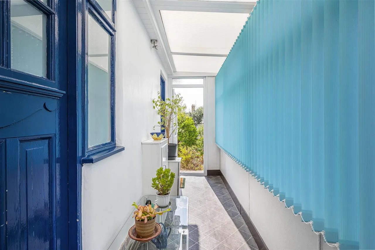 Horsham Avenue, Peacehaven, photo 19