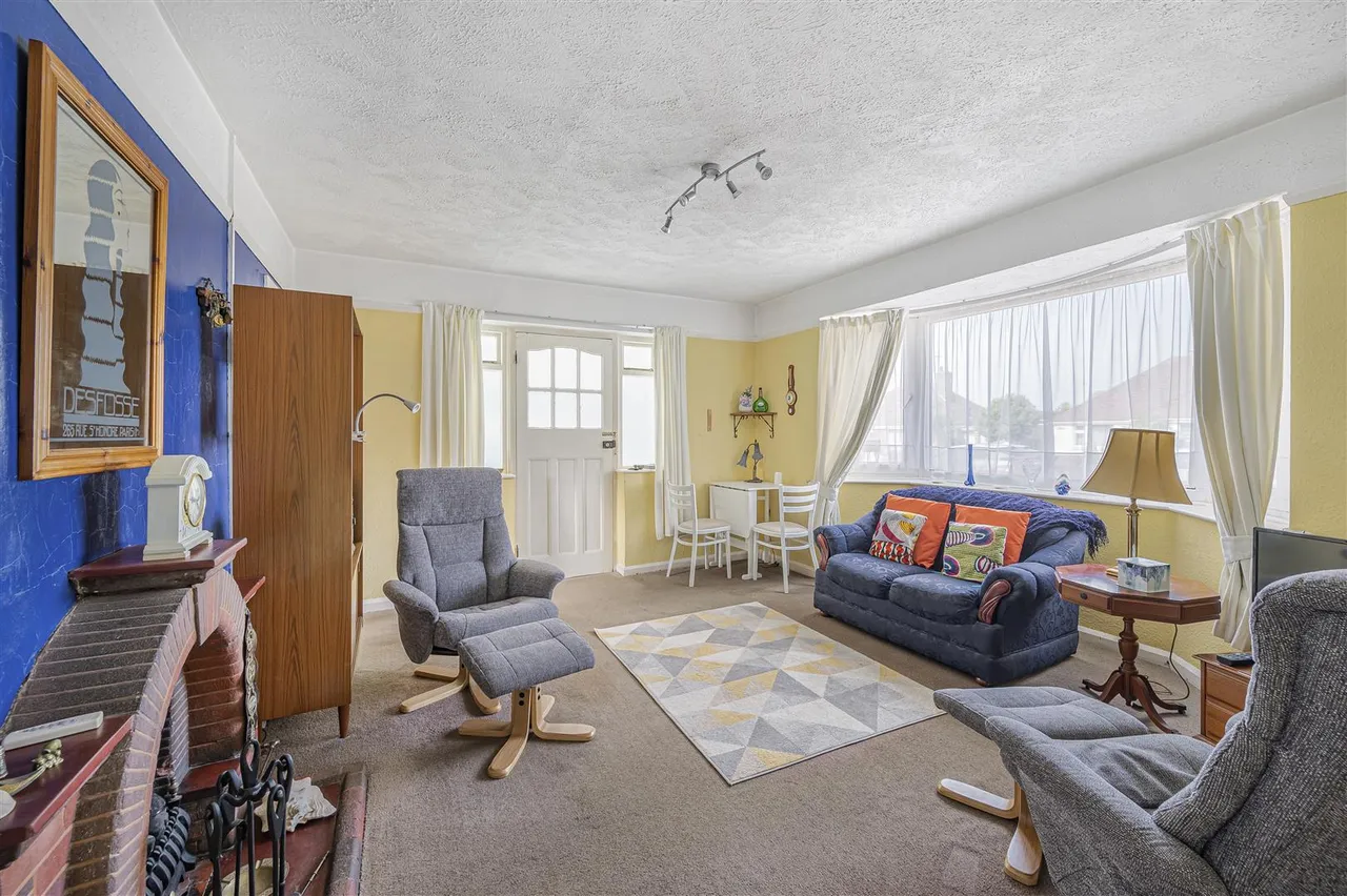 Horsham Avenue, Peacehaven, photo 2