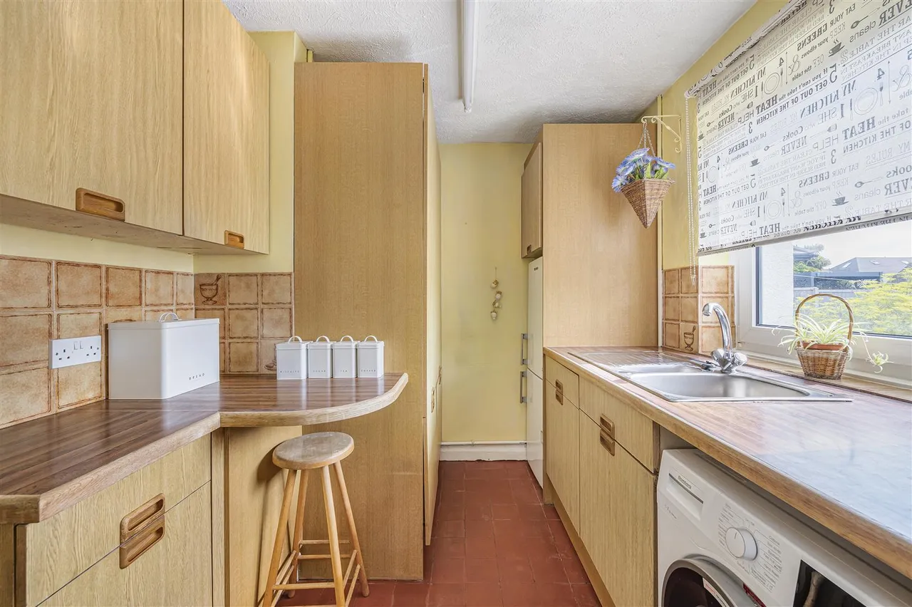 Horsham Avenue, Peacehaven, photo 15