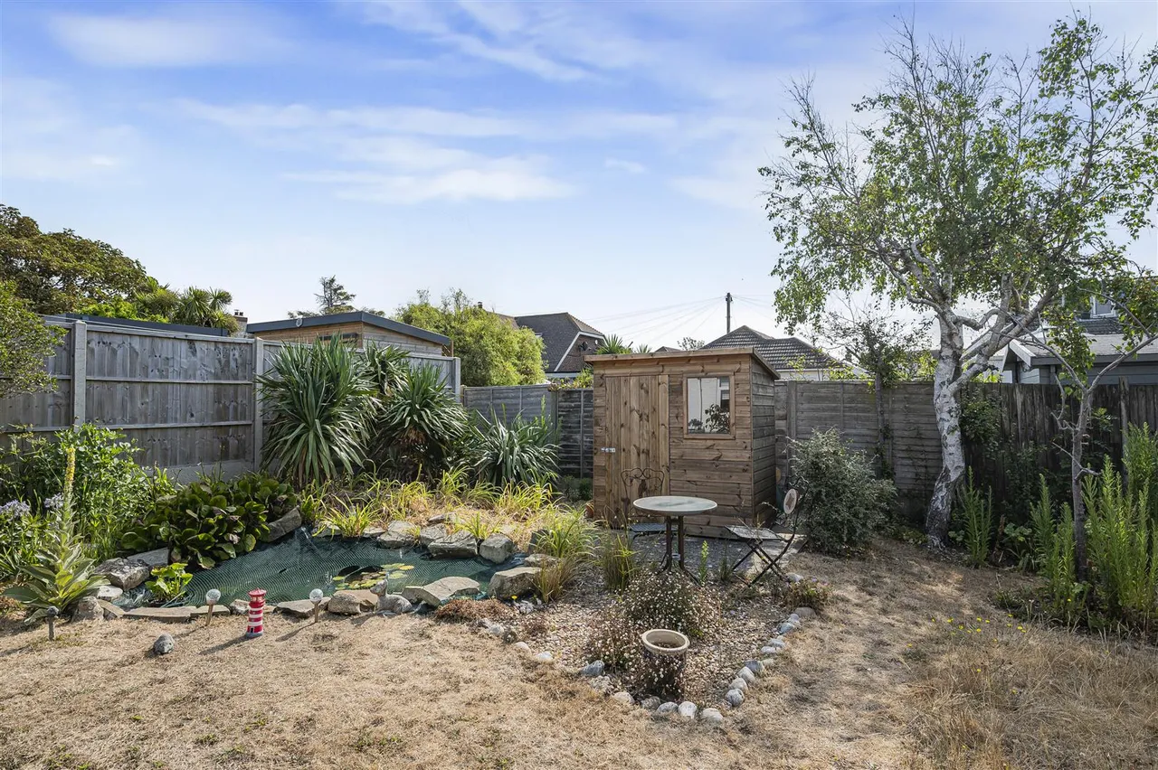 Horsham Avenue, Peacehaven, photo 23