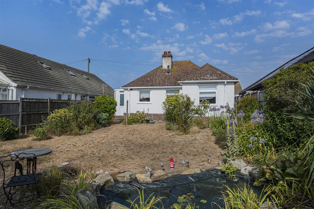 Horsham Avenue, Peacehaven, photo 4