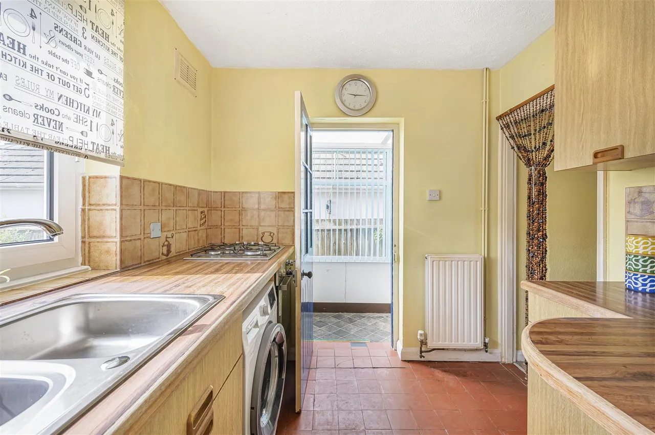 Horsham Avenue, Peacehaven, photo 16