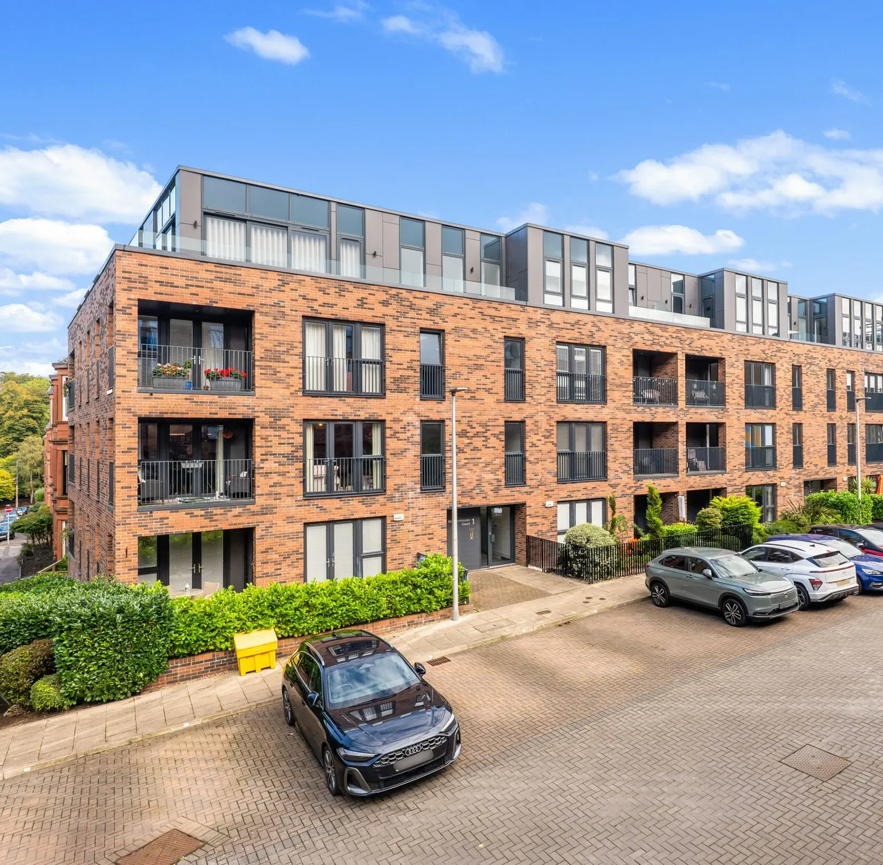 2 bed flat for sale, Mansionhouse Court, Langside, G41