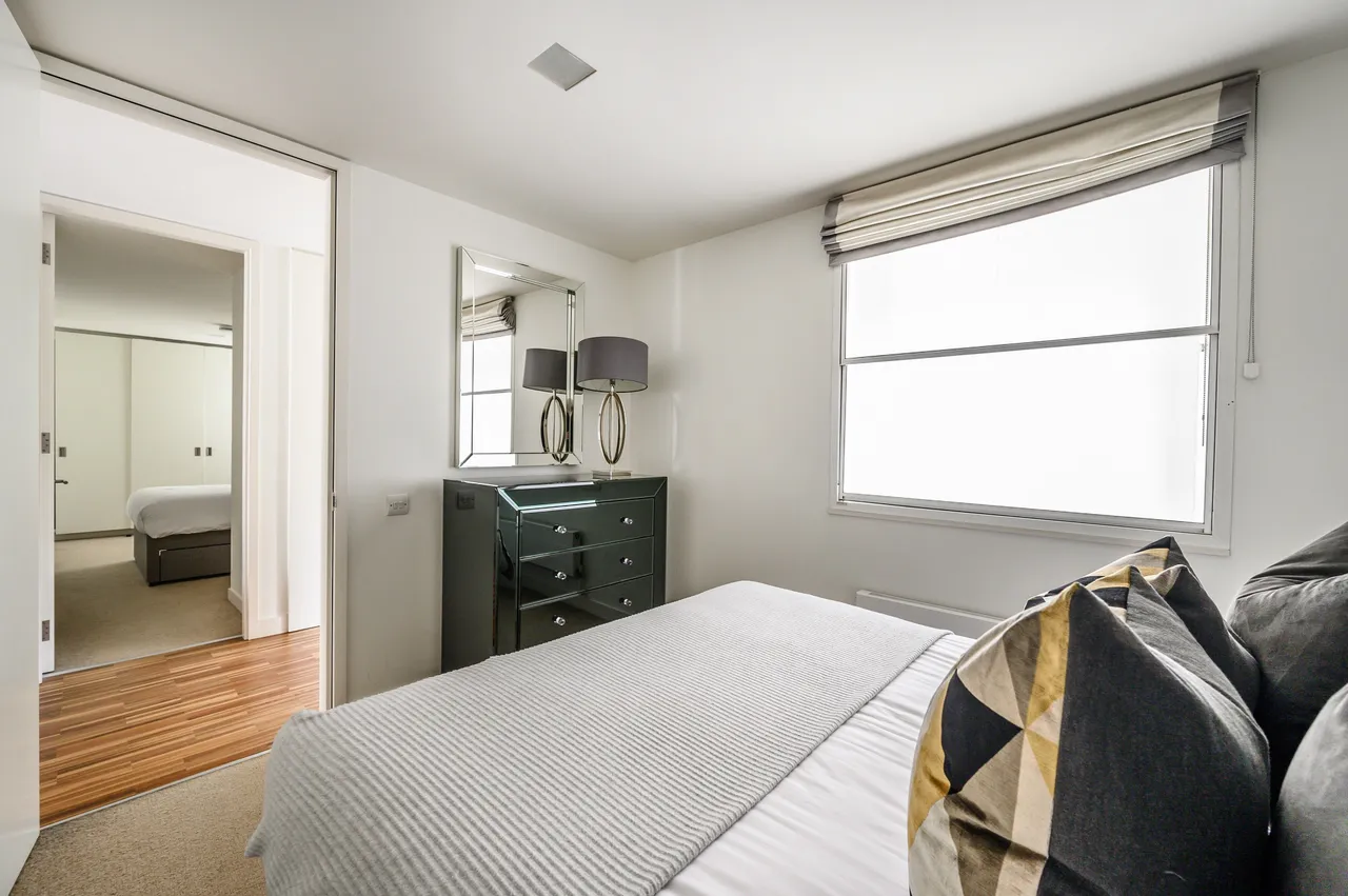 Flat 1, 161 Fulham Road, London, photo 6
