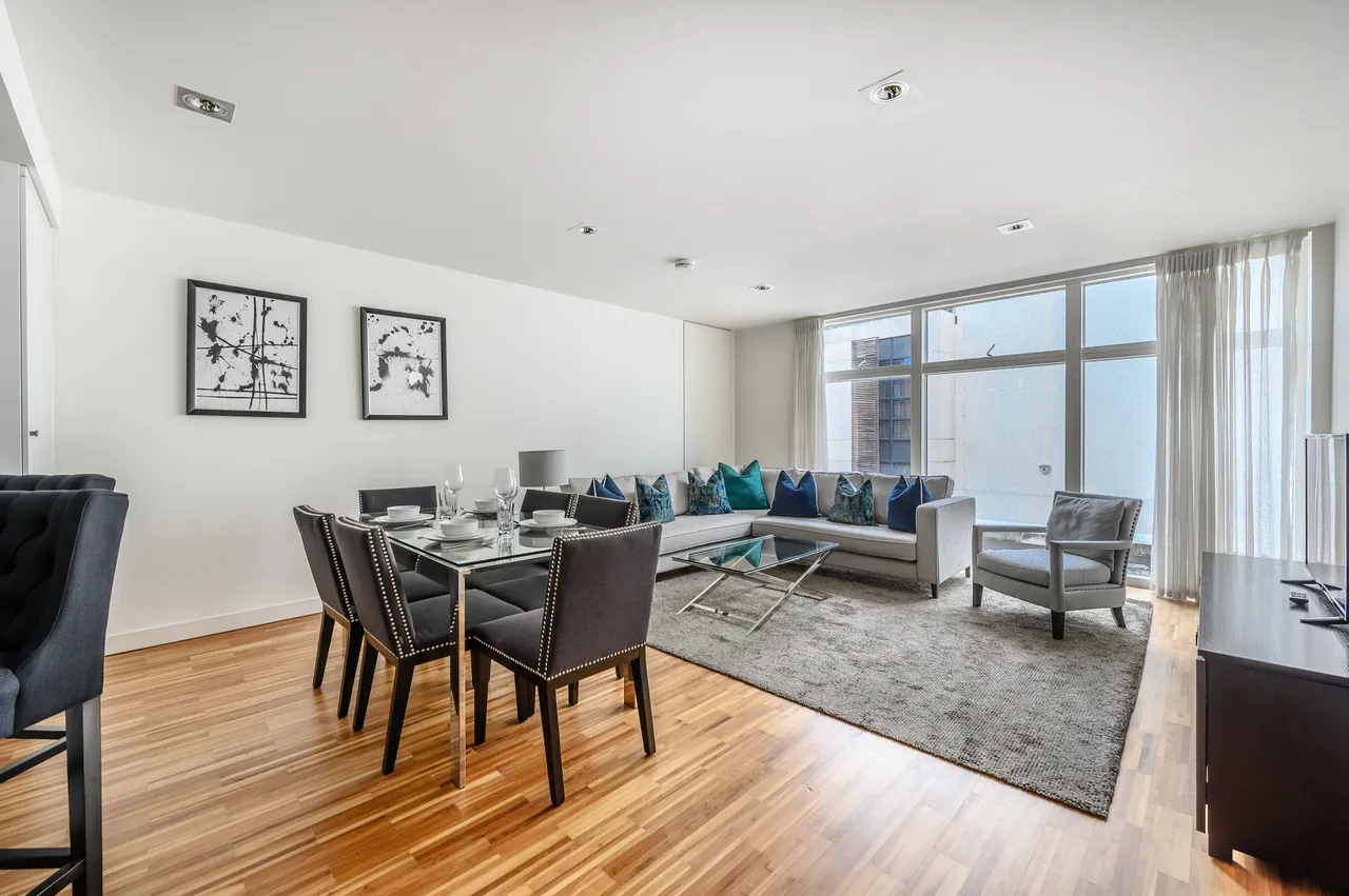 Flat 1, 161 Fulham Road, London, photo 2