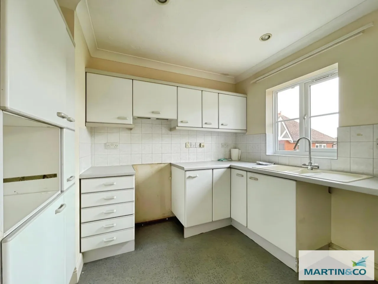 11 Coverdale Court, Preston Road, photo 3