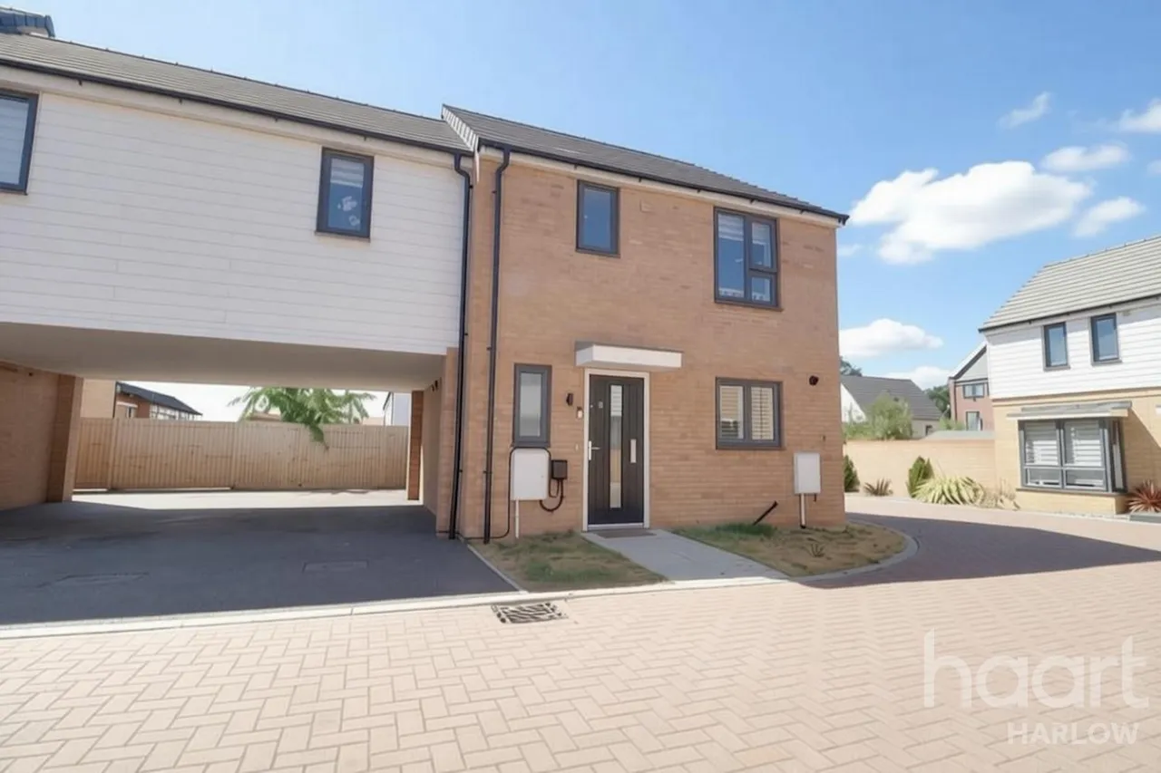 4 bed house for sale, Juniper Road, Harlow, CM17