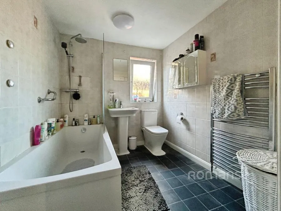 Aldershot Road, Fleet, GU51, photo 6
