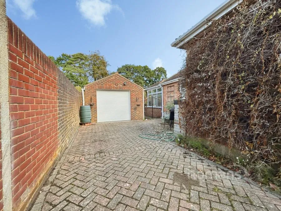 Aldershot Road, Fleet, GU51, photo 14