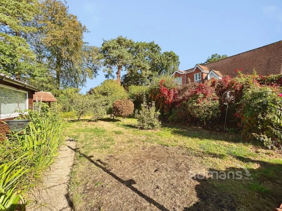 Aldershot Road, Fleet, GU51, photo 9