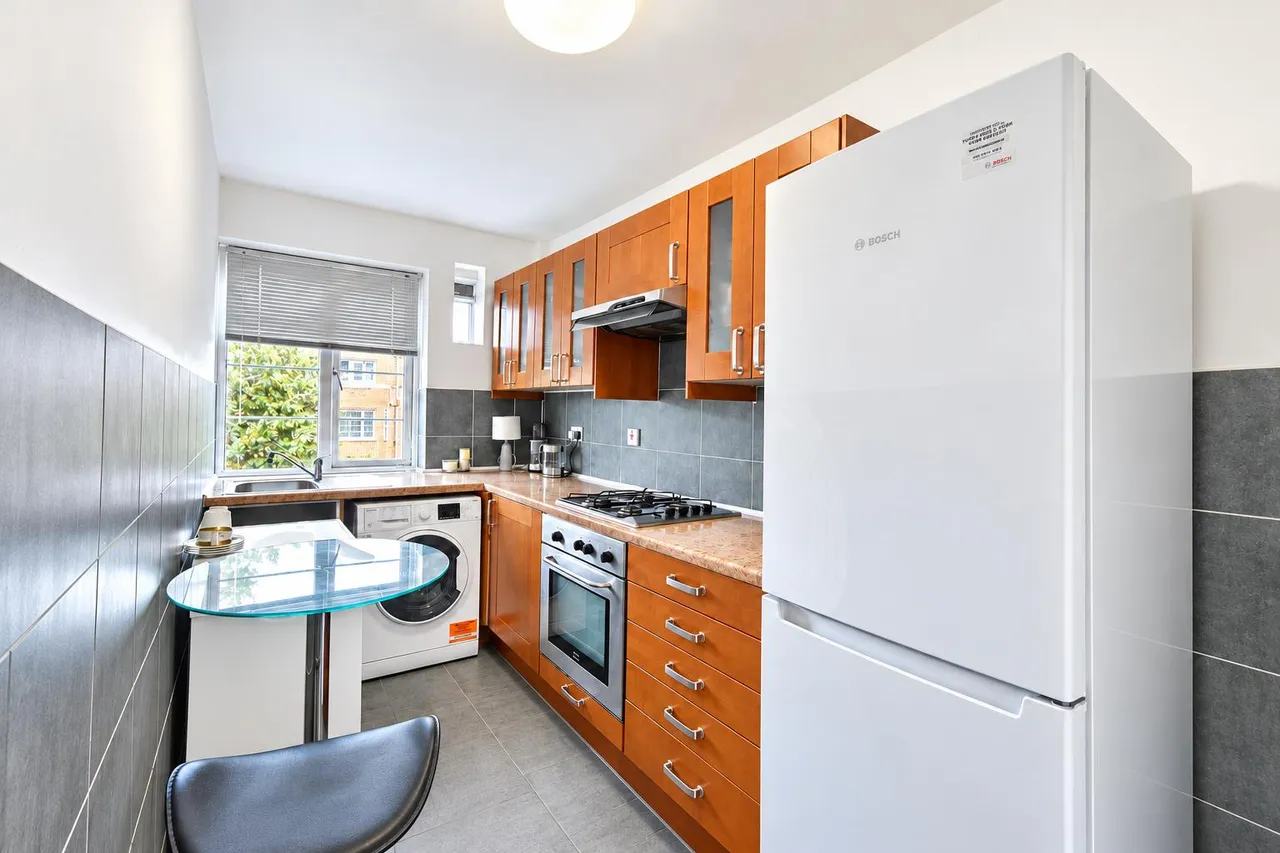 Sheen Court, Richmond, TW10, photo 3