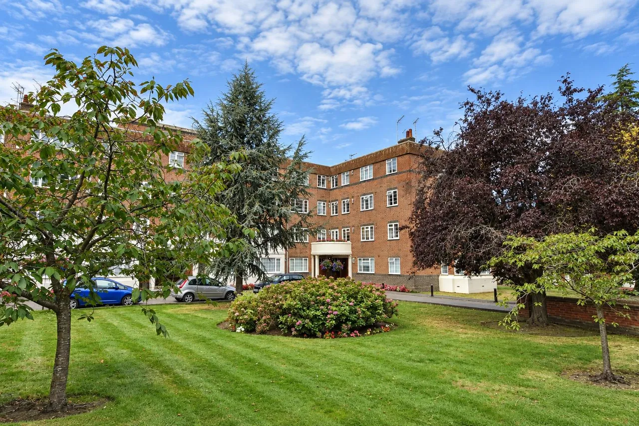 Sheen Court, Richmond, TW10, photo 4