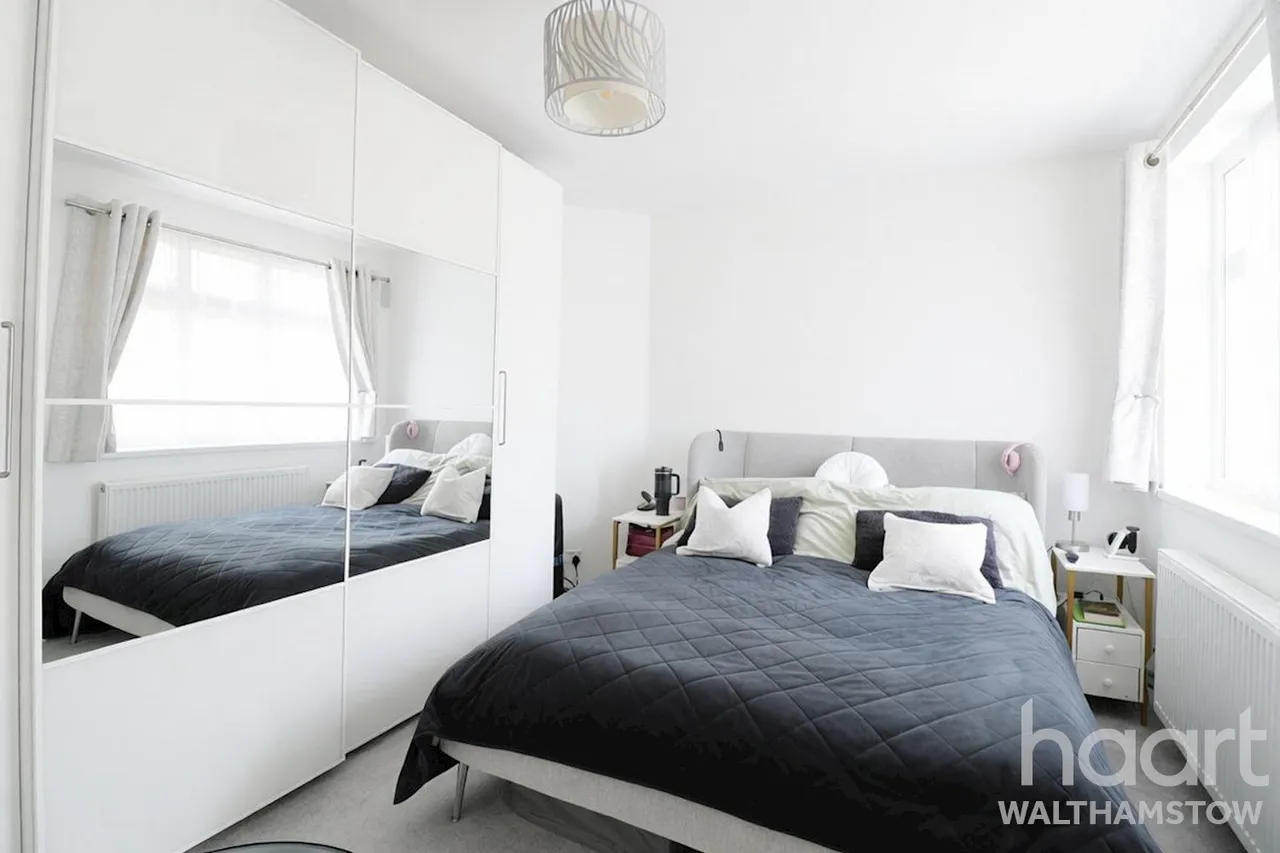 Kingsley Gardens, Chingford, E4, photo 11