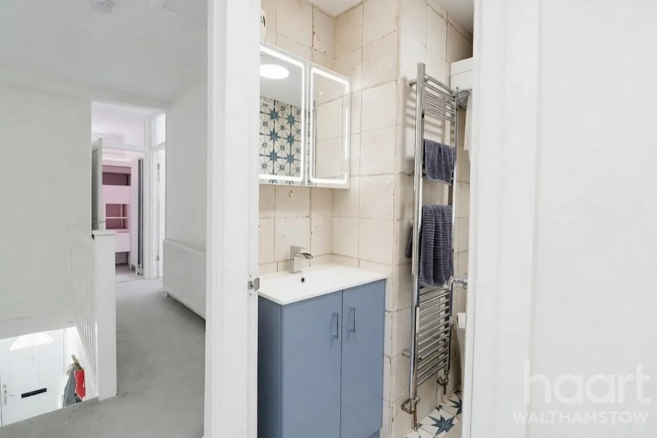 Kingsley Gardens, Chingford, E4, photo 14
