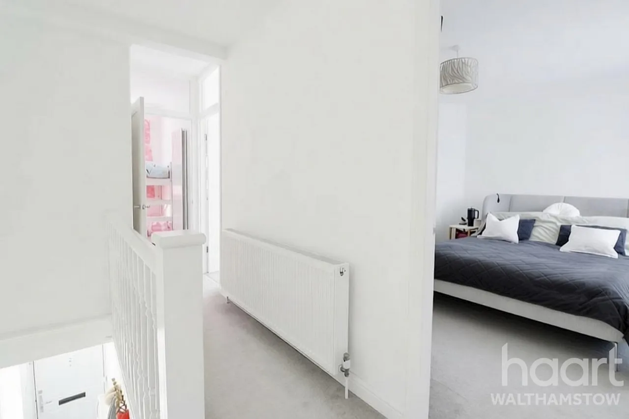 Kingsley Gardens, Chingford, E4, photo 12