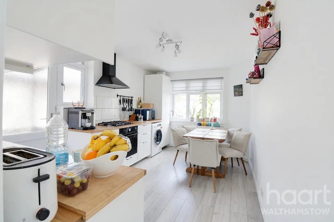 Kingsley Gardens, Chingford, E4, photo 8