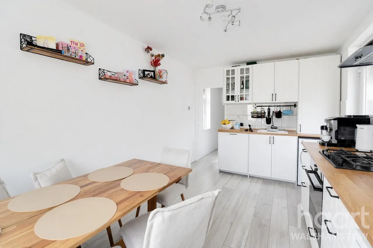 Kingsley Gardens, Chingford, E4, photo 6