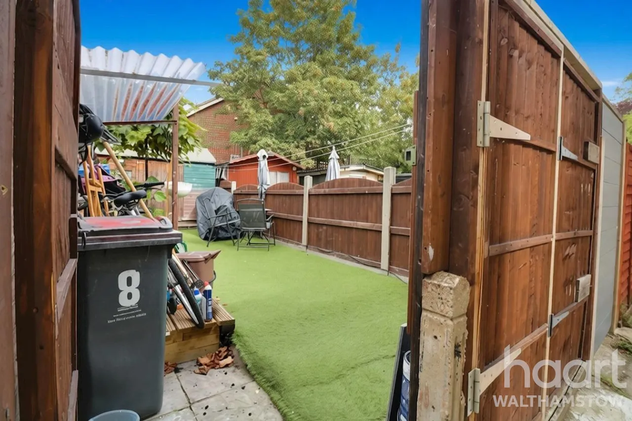 Kingsley Gardens, Chingford, E4, photo 18
