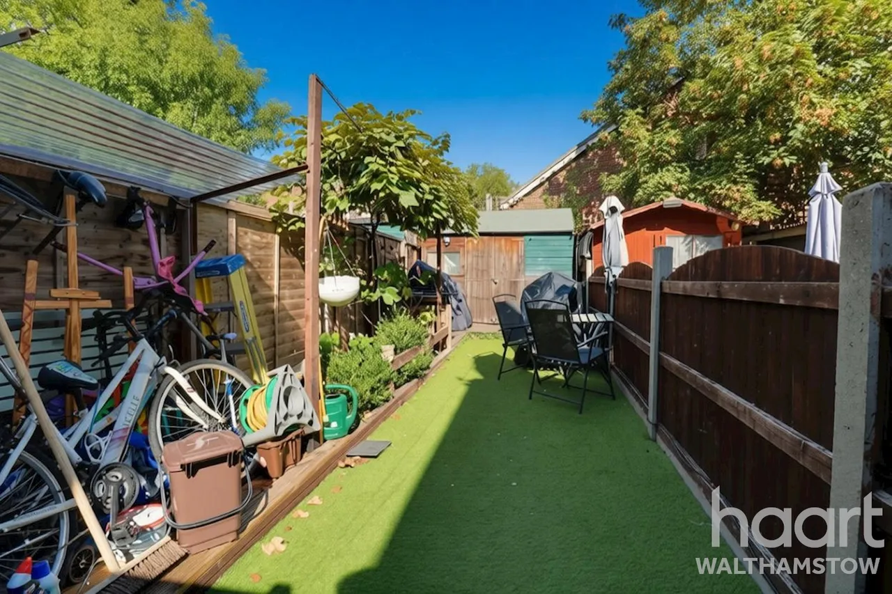 Kingsley Gardens, Chingford, E4, photo 19