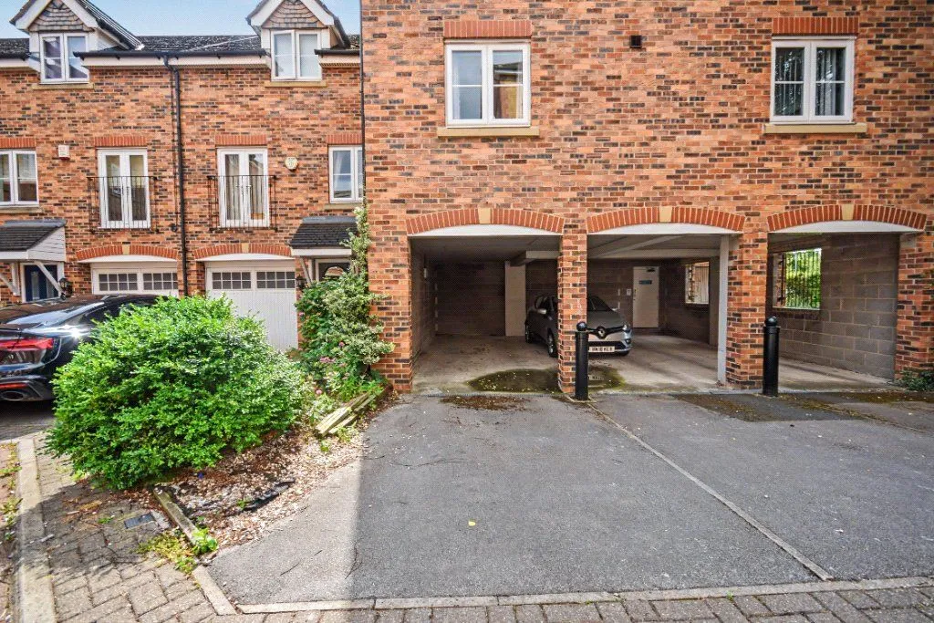 Moorcroft Court, Ossett, WF5, photo 3
