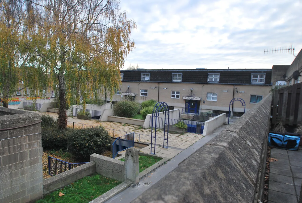 2 bed flat to rent, Lampards Buildings, Bath, BA1