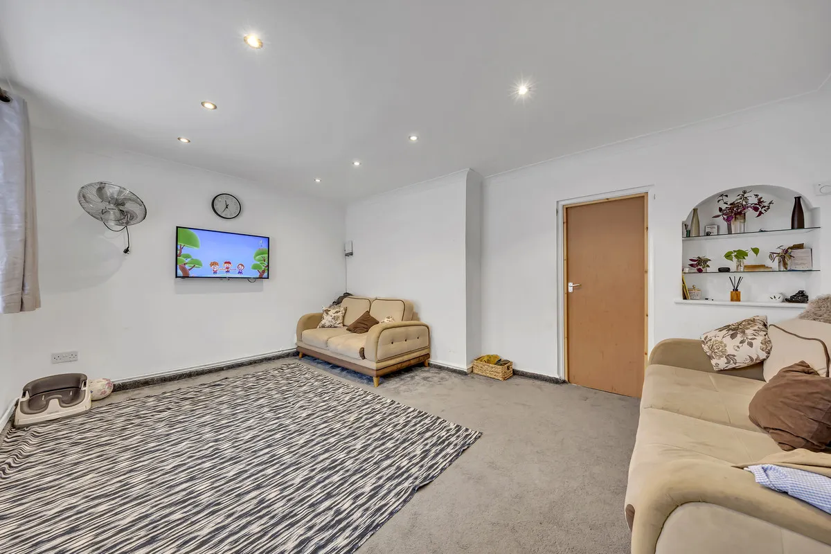 Burrow Road, Chigwell, IG7 4NL, photo 2