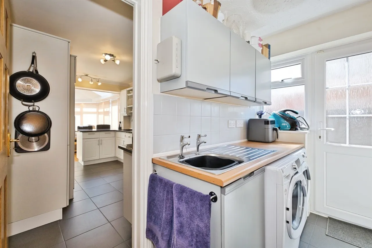 Wraxhill Road, YEOVIL, photo 8