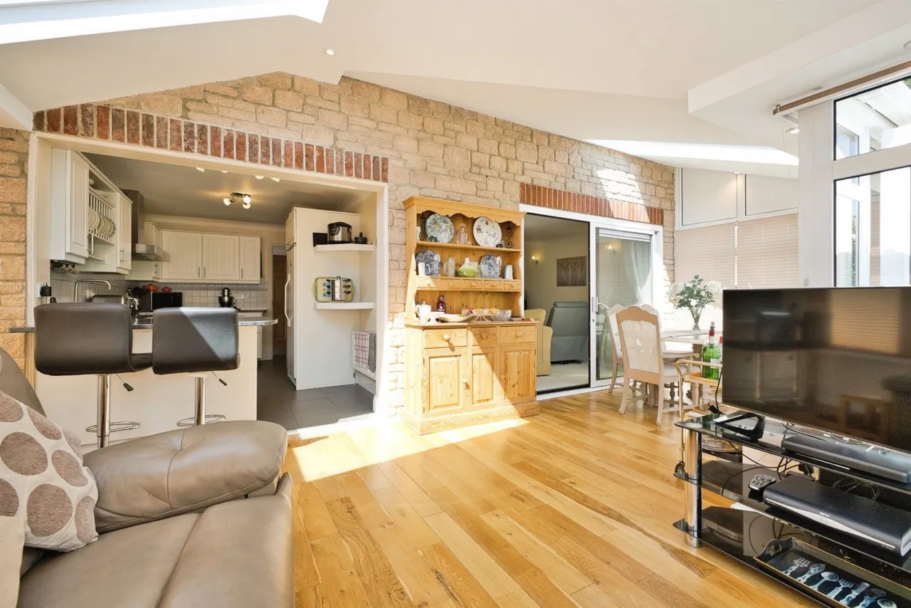 Wraxhill Road, YEOVIL, photo 6