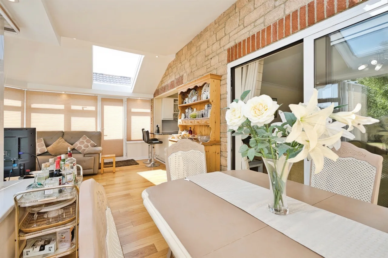 Wraxhill Road, YEOVIL, photo 4