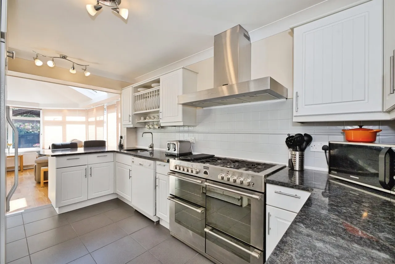 Wraxhill Road, YEOVIL, photo 7