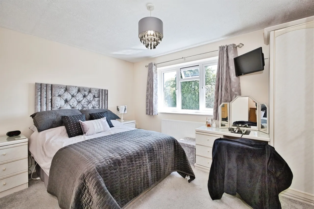 Wraxhill Road, YEOVIL, photo 10