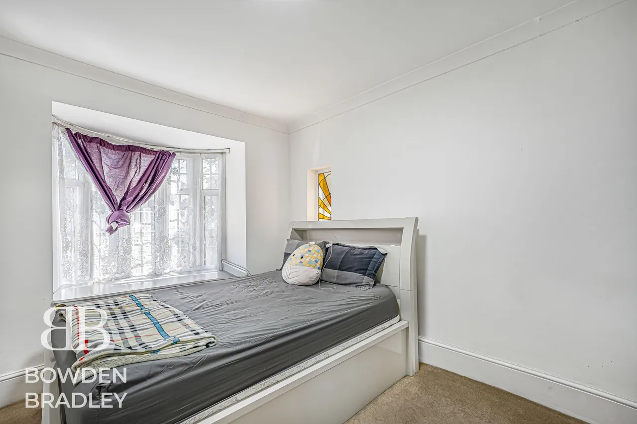 Marlands Road, Clayhall, IG5, photo 10