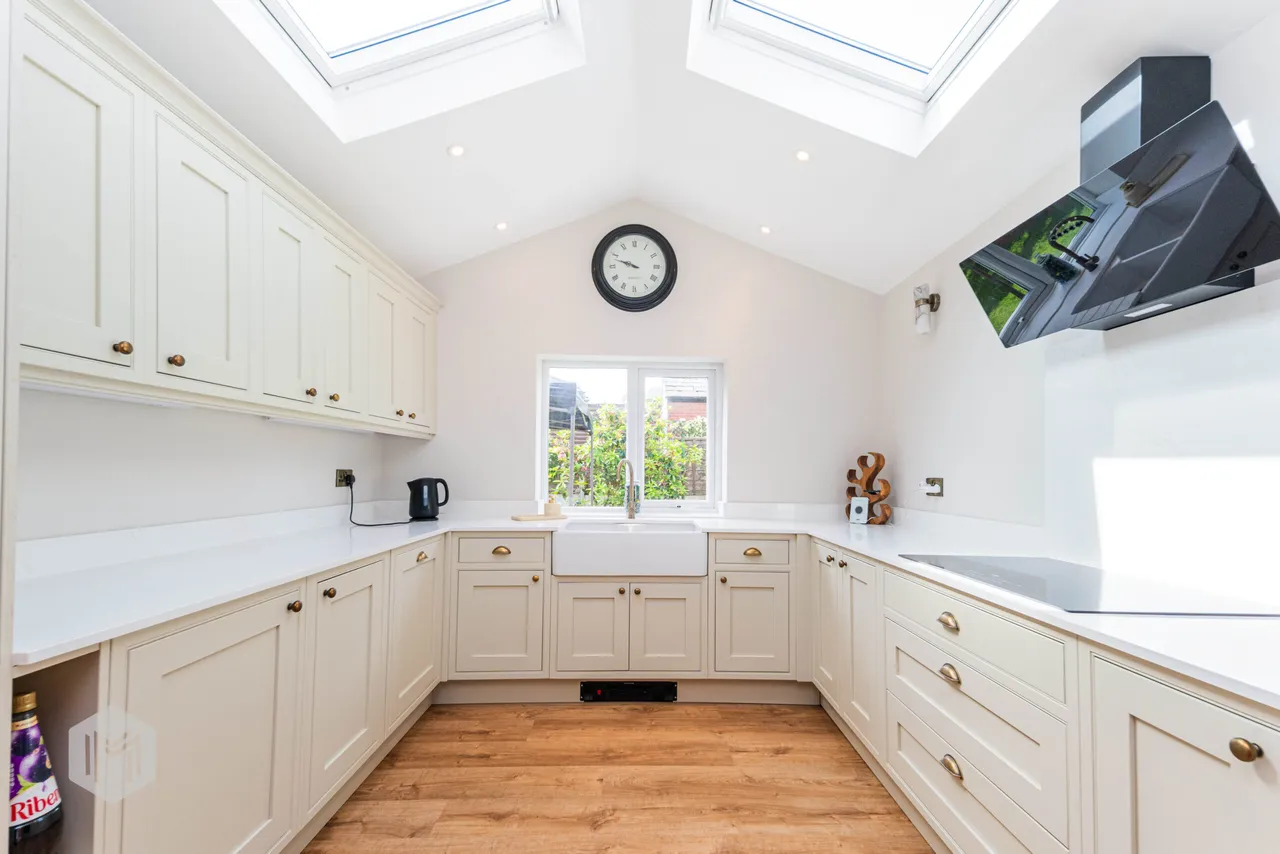 Chorley New Road, Lostock, Bolton, BL6 4AG, photo 5