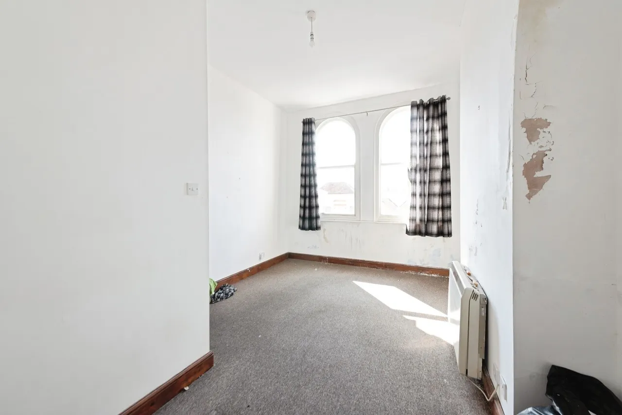 High Street, Gosport, PO12, photo 3