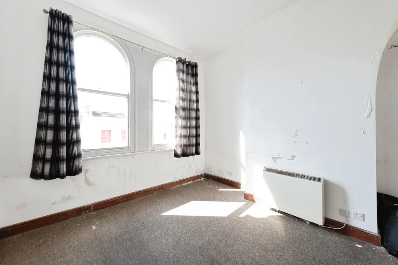 High Street, Gosport, PO12, photo 13