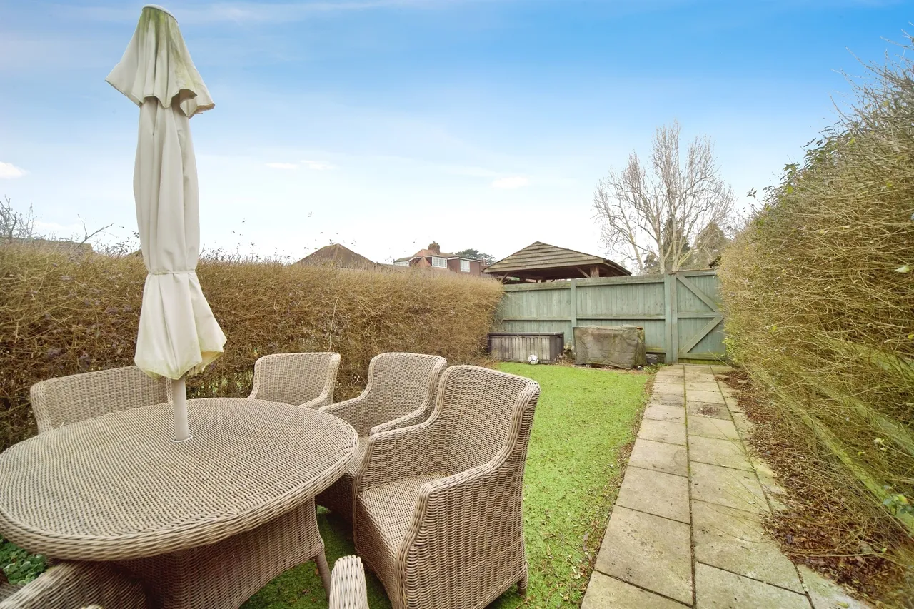 Alexis Row, Broxbourne, photo 5