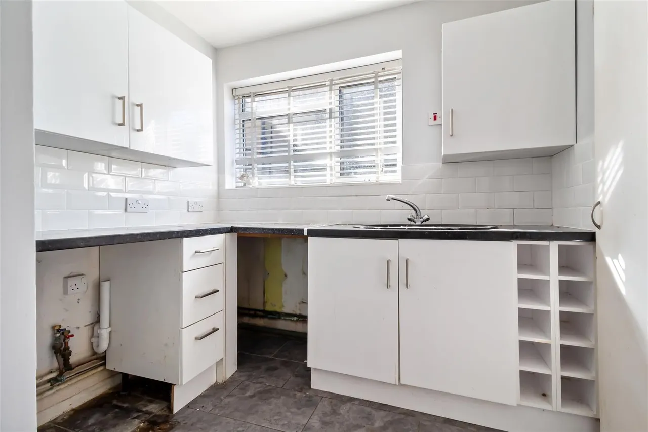 Victoria Road, Worthing, photo 8