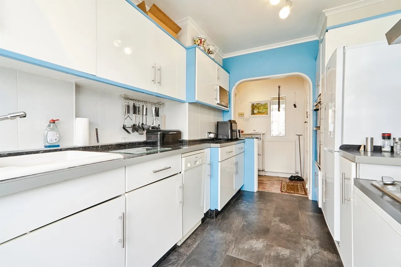 Kirkwood Lane, Leeds, LS16, photo 5