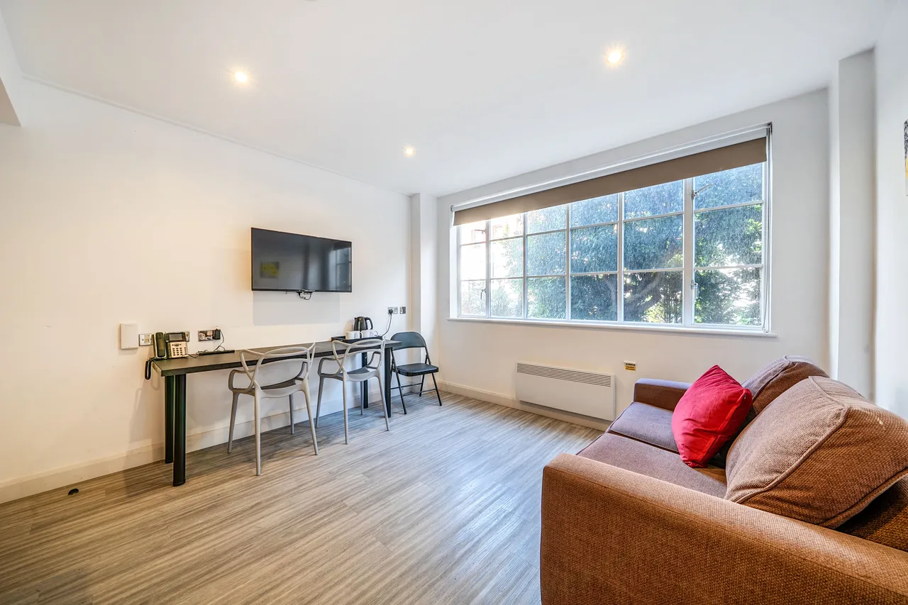 Flat G08, 2 Roland Gardens, London, photo 8